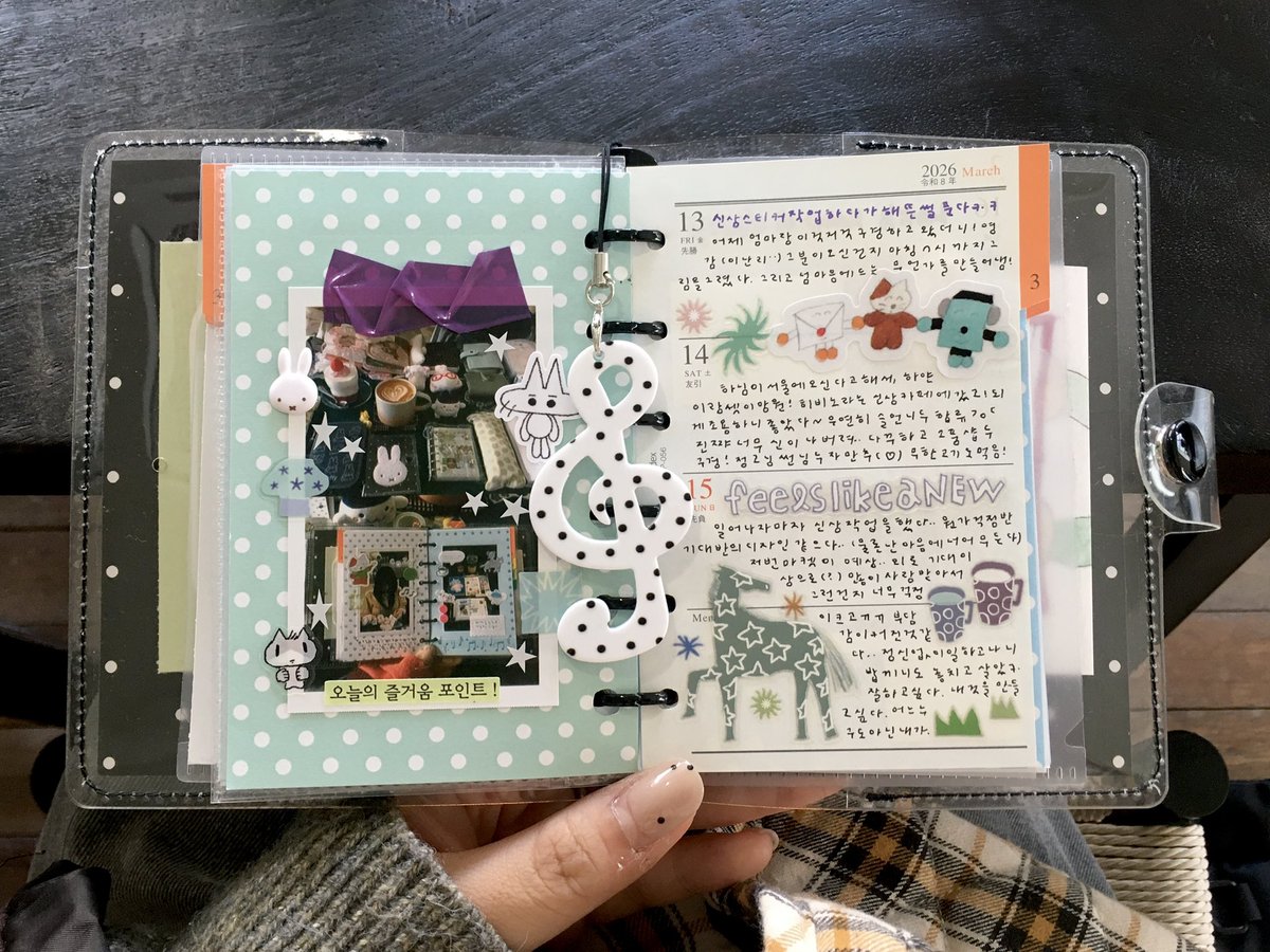 白 . .✸ tweet media