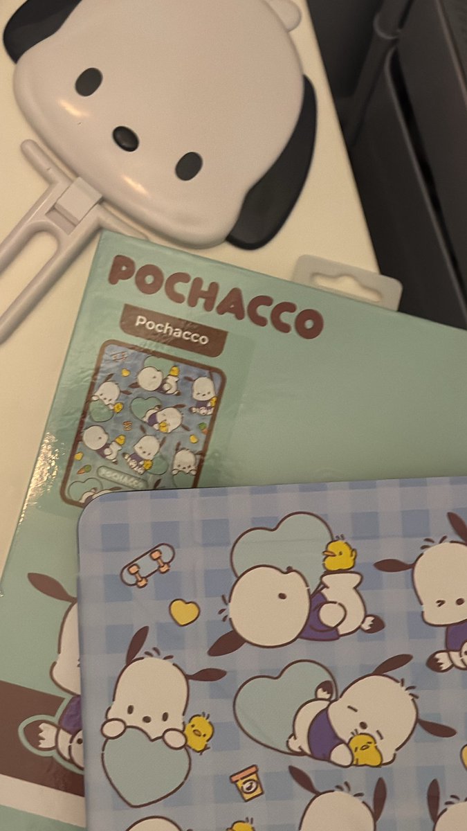 f.phumin_fowke tweet media