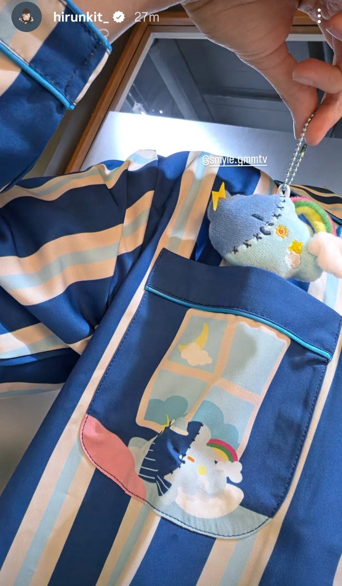 aaaaaa por ni wearing the smyleneona pjs so cuteeeee

#hirunkit_
#SmyleNeonaTwins