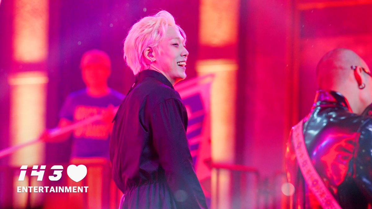 iKON GLOBAL iKONIC tweet media