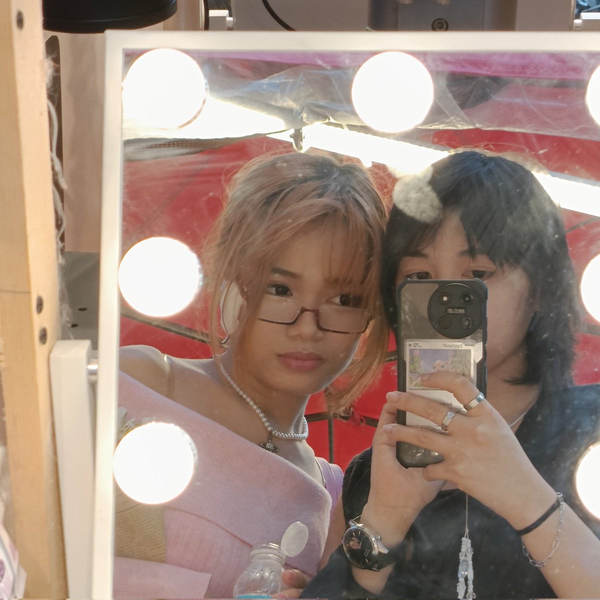 She's my best guess 💚 

IT'S OUR 6TH MONTHSARY TODAYY YEPPPIIIIII i love you, you silly beautiful creature