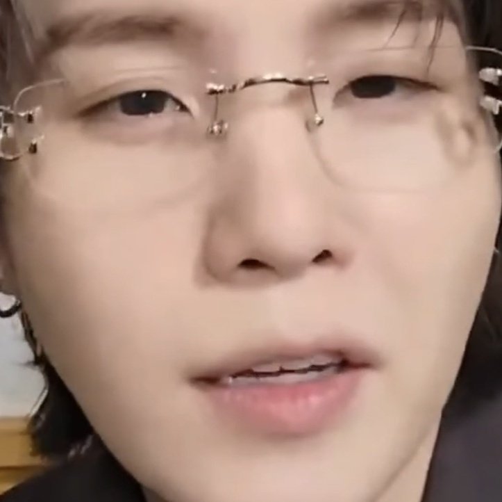 daily yoongi teef tweet media