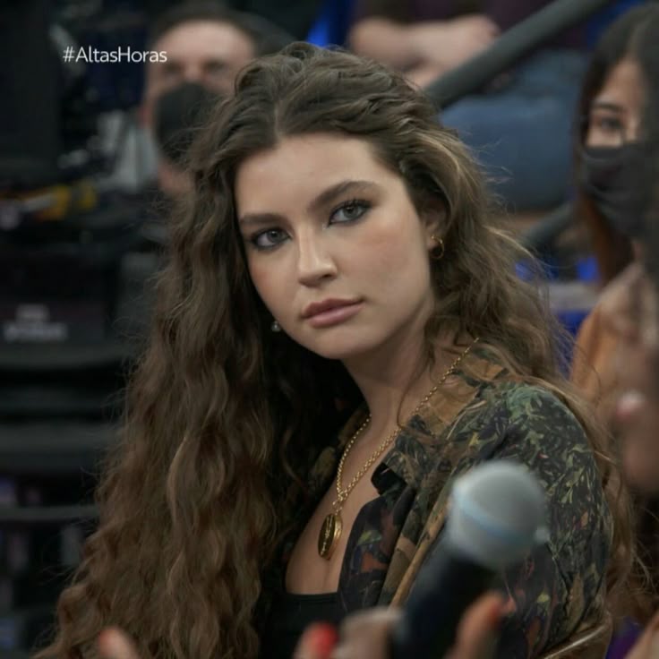 I am no one tweet media