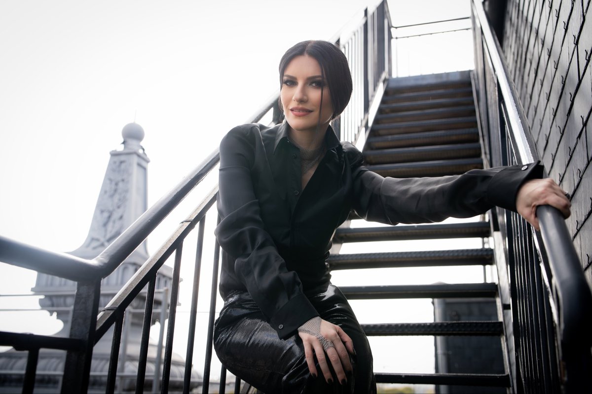 Laura Pausini tweet media