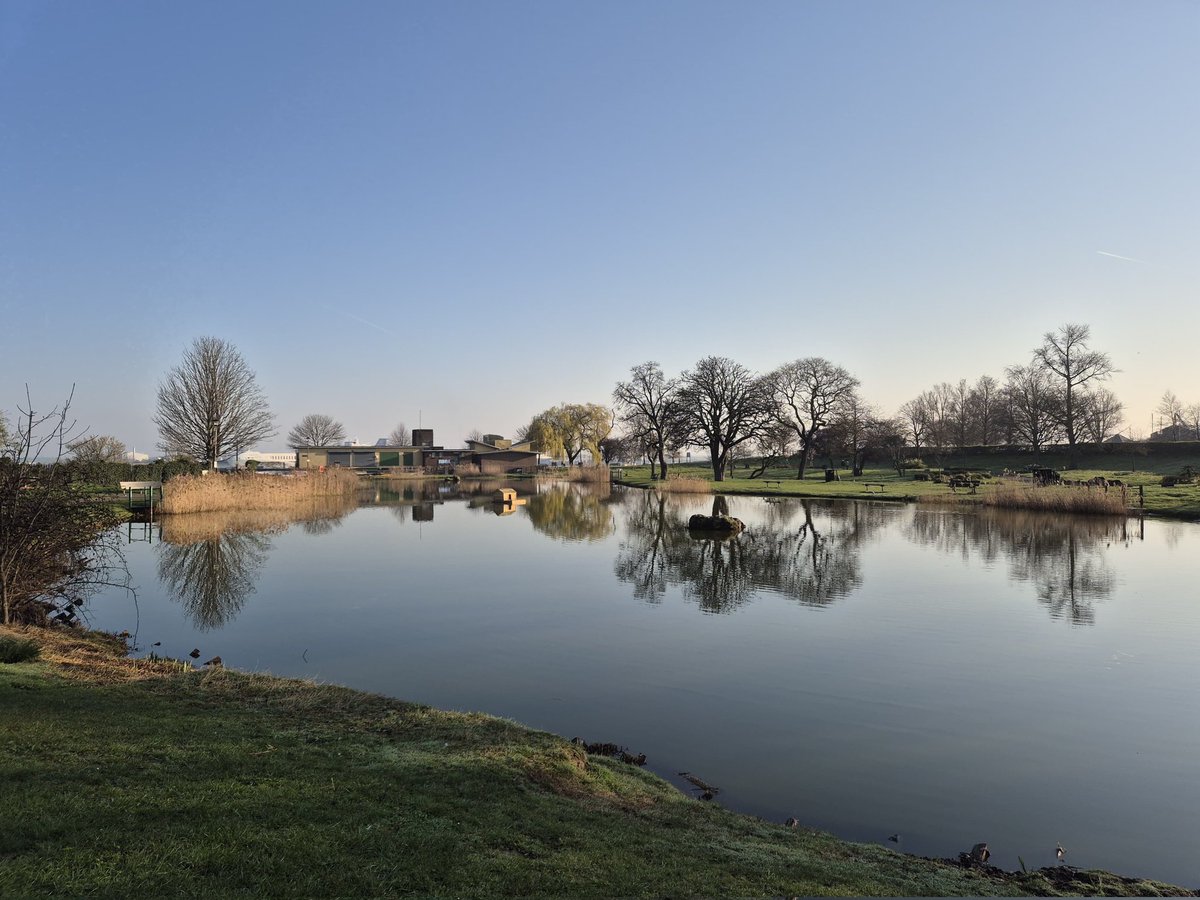 Visit_Gravesham's tweet photo. 🪻Spring has sprung 🌸

Today is the first day of #AstronomicalSpring. It occurs on the March #Equinox, Latin for 'equal night'. Look out for plants bursting into colour in Gordon Gardens &amp; New Tavern Fort Gardens, #Gravesend!

Upcoming #Gravesham events - https://t.co/qZVl0hNwCN https://t.co/NyttZqdQLD