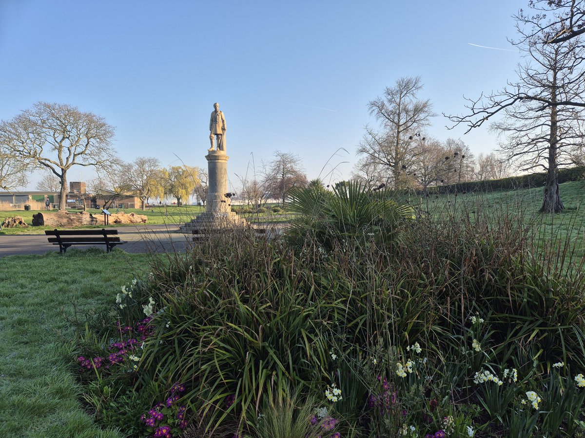 Visit_Gravesham's tweet photo. 🪻Spring has sprung 🌸

Today is the first day of #AstronomicalSpring. It occurs on the March #Equinox, Latin for 'equal night'. Look out for plants bursting into colour in Gordon Gardens &amp; New Tavern Fort Gardens, #Gravesend!

Upcoming #Gravesham events - https://t.co/qZVl0hNwCN https://t.co/NyttZqdQLD