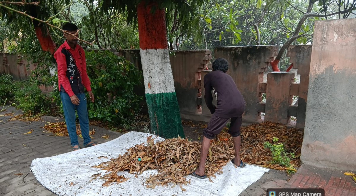 Aaj <a href="/Ward_77Vaishali/">Ward-77 Vaishali Ghaziabad Nagar Nigam</a> sector 4 ke podium Park mein Ghaziabad Nagar Nigam Udyan Vibhag dwara swachh Park Abhiyan chalaya Gaya. 
<a href="/AMRUTCityGzb/">Ghaziabad Nagar Nigam</a>

#swachhtawithneelam #SwachhGhaziabad #ghaziabadnagarnigam #Nagarvikas_UP #swachhwardpartiyogita #SwachhataHiSeva #SwachhBharat #vaishali