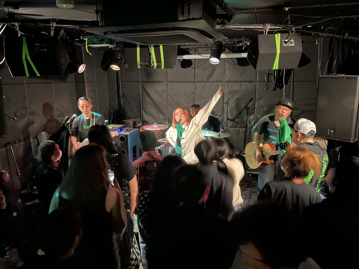 MERRY-GO-ROUND tweet media