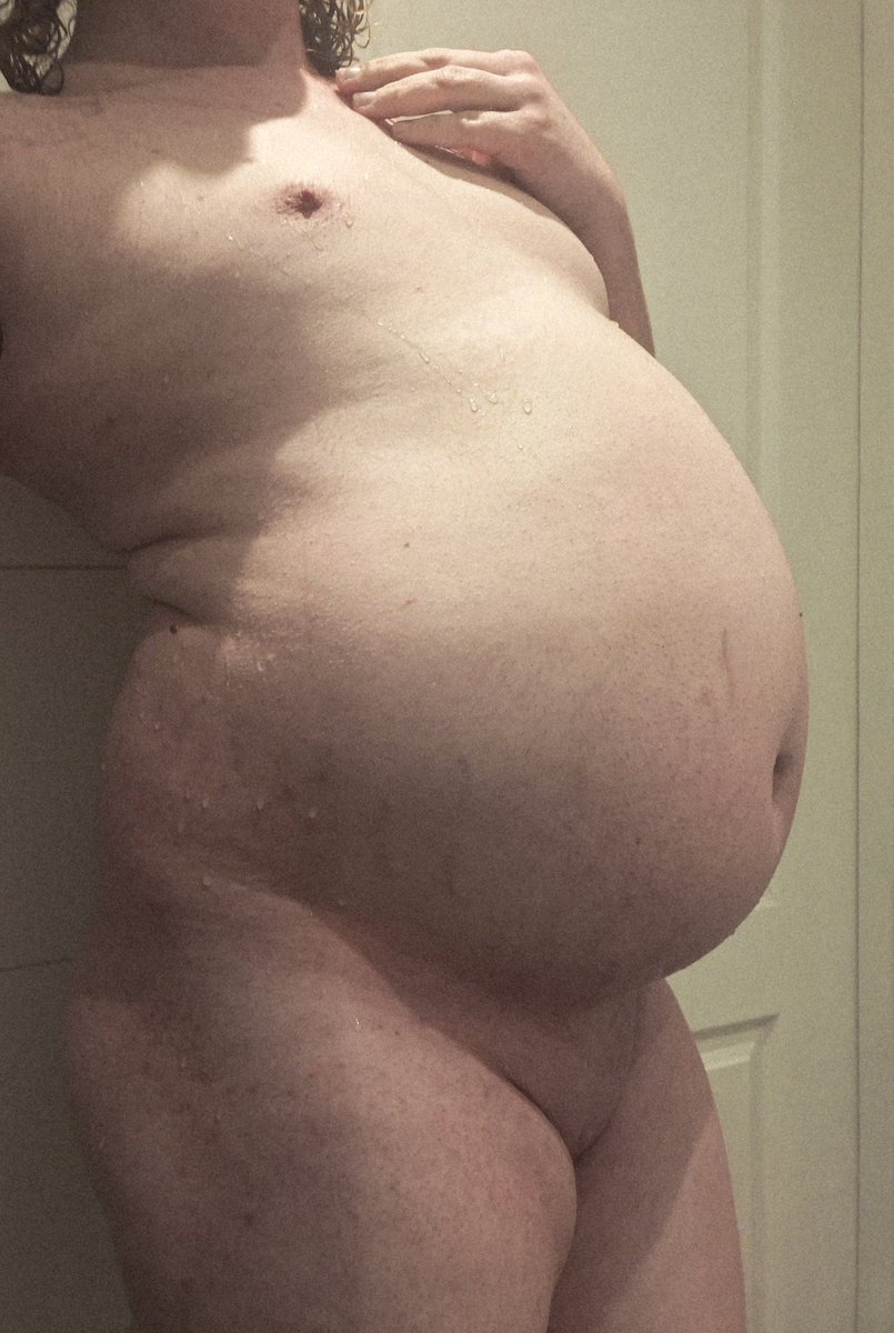 Pillow AD 🔞 tweet media