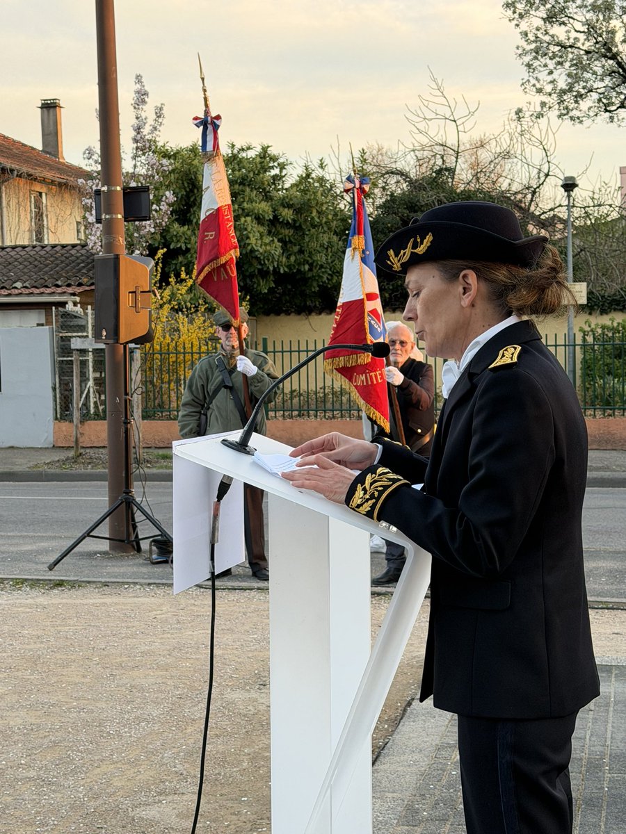 📣 19 mars 1962, le cessez-le-feu décidé la veille à Evian est effectif à midi 🕛 ➡️ les armes se taisent en #Algérie 🇩🇿 

➡️ Ce que la mémoire divise l’Histoire réunit disait l’historien Pierre NORA ➡️ en disant cette Histoire douloureuse, ns construisons notre présent partagé❗️