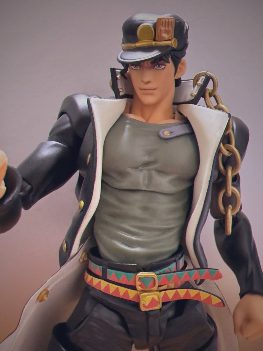 gabakyu's tweet photo. フィギュアーツ太郎届いた👏
何となくジョナサンぽい顔立ち🤔脚がよく動くのと学ランの裾がワイヤー入りでクセをつけられるのがいい https://t.co/XgZRI2pVSs