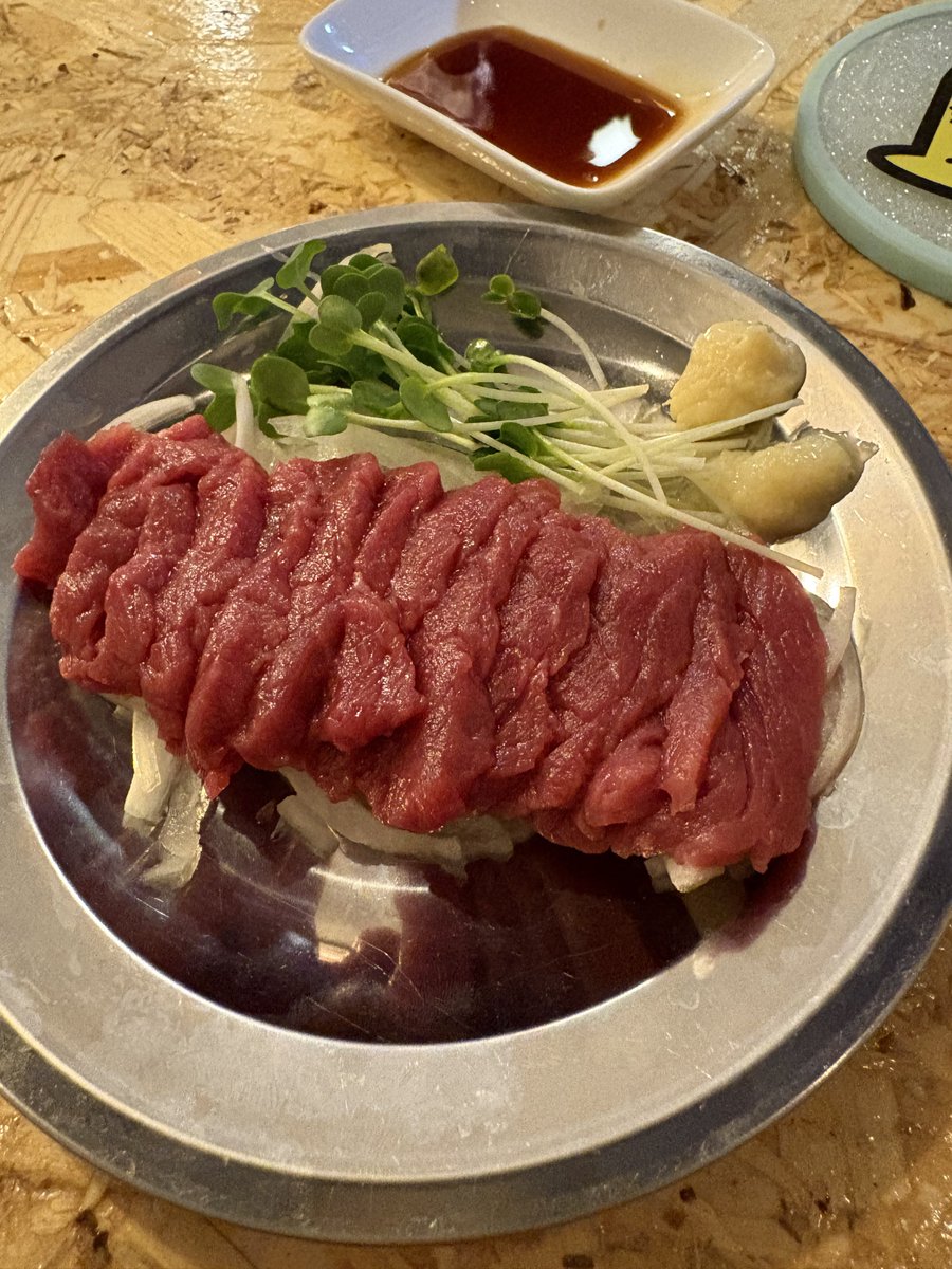 久しぶりに馬刺し食べた😋

 #ちゃいむ