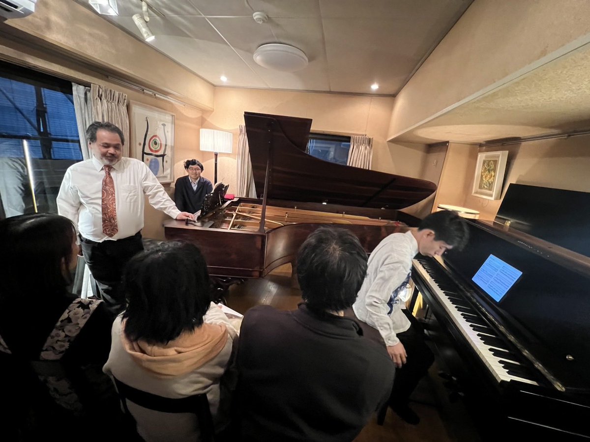 本日、比嘉洸太君の伴奏でショパンのコンチェルト第2番を演奏させて頂きました。遠く名古屋からも聴きにいらして頂き感謝しかございません。ありがとうございました。