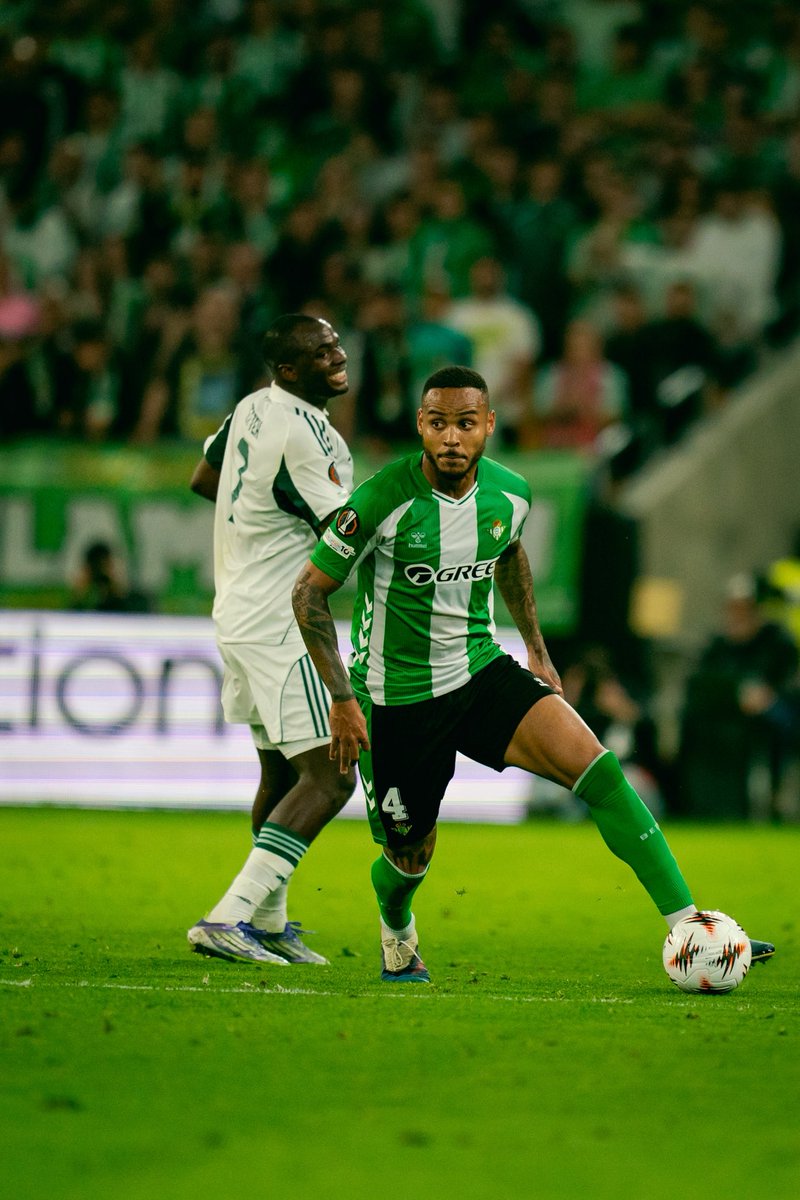 Ayer pasaron muchas cosas positivas, MUCHAS.
El entrenador entendió el partido, la aficón entendió el momento y el equipo supo que de había que hacer historia...
Si bien todos destacan a los Amrabat, Cucho, Aitor, Antony y Abde, quiero destacar el PARTIDAZO de NATAN.
UNA BESTIA