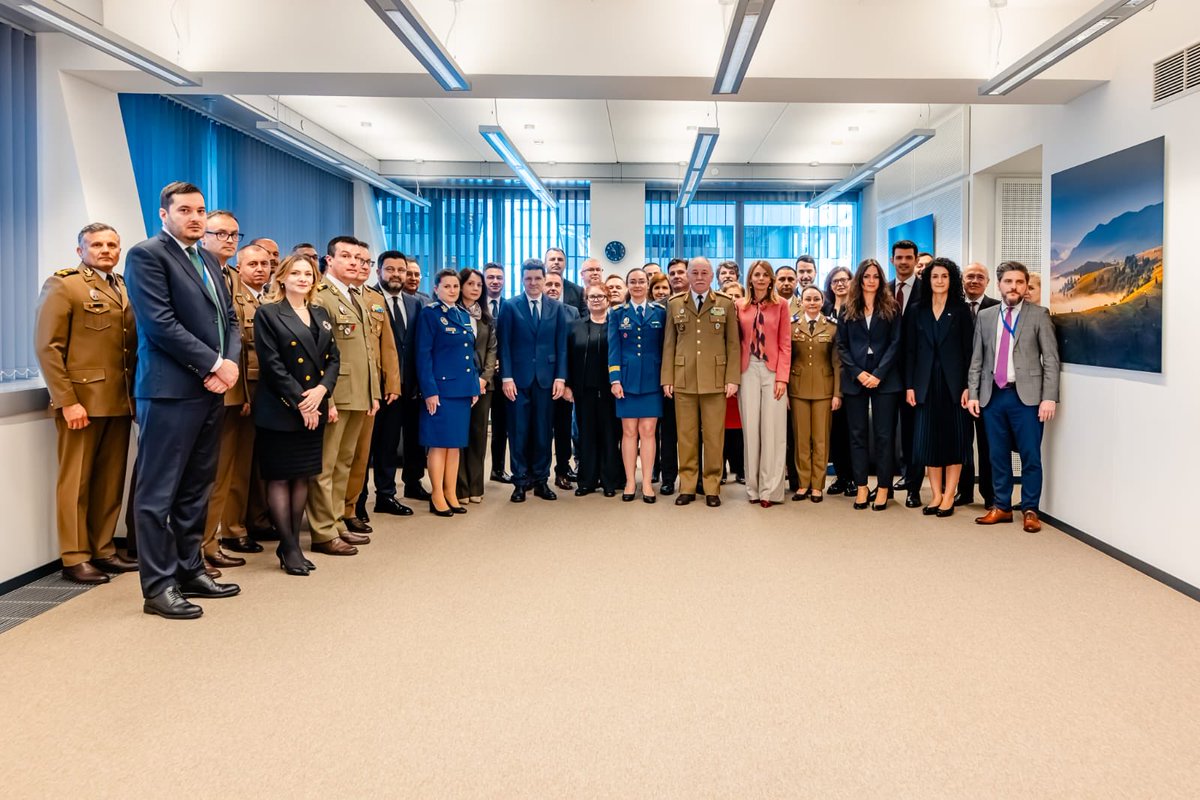 DanNeculaescu's tweet photo. After President @NicusorDanRO visit to @NATO HQ, the message is clear, simple and powerful:

We count on NATO and NATO can count on us. Romania is secure.

President Dan also met with the @RomaniaNATO team, a moment we were looking for! https://t.co/Eqt0rps0tf