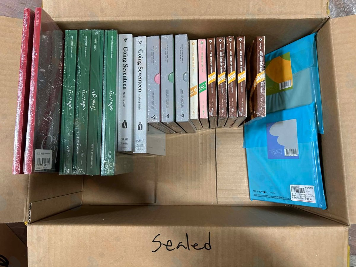 #jiamerchga | ph only  

SEVENTEEN ALBUM GIVEAWAY!!  

- random 
- follow me (🔔) 
- like + rt this  

end: 7 days