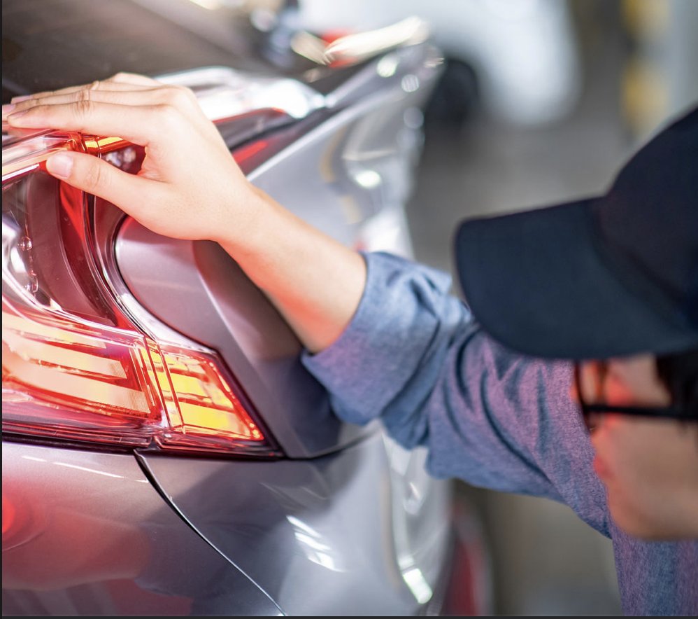 Details matter. Clear tail lights, strong signals, sharp visibility. Our Honda service team keeps every part of your car shining and safe.
Schedule your appointment today!