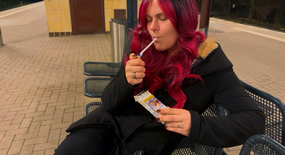 Jeysmoking's tweet photo. Smoking my eve120 They Are so Lady Like ❤️❤️❤️❤️

#smoking #smokingfetish #smoking120 #eve120 https://t.co/brQUa12Wva