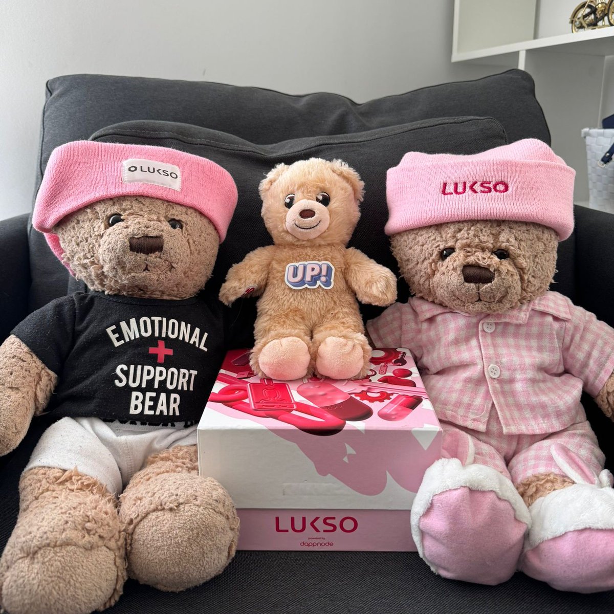 Jonathan Wan 🆙 tweet media