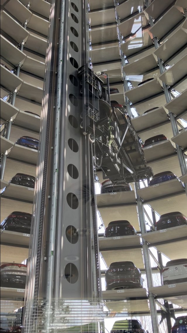 Guee_Wadamachi's tweet photo. このエヴァ聖地巡礼する為にWolfsburg来た!
#Autostadt https://t.co/BqEzUHAYdf