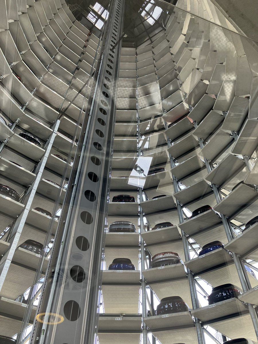 Guee_Wadamachi's tweet photo. このエヴァ聖地巡礼する為にWolfsburg来た!
#Autostadt https://t.co/BqEzUHAYdf