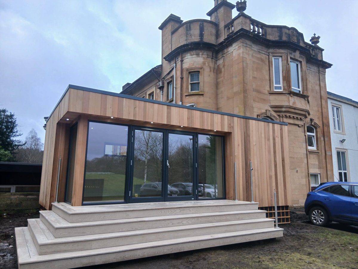 JMLGardenRooms's tweet image. The newly completed Bespoke Lowlander Office in Glasgow is now up and running. A perfect space for quiet work and meetings, right within the heart of the business grounds. #BespokeDesign #OfficeSpace #Glasgow