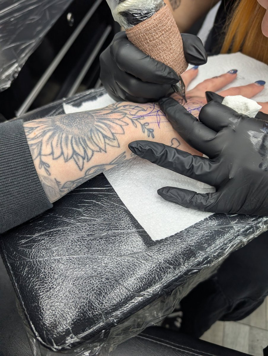 ChipsAndDropkicks tweet media