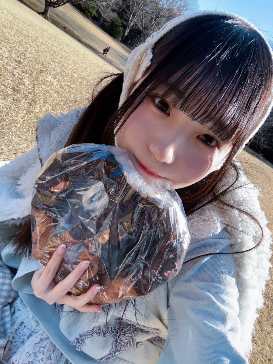 綾咲穂音 tweet media