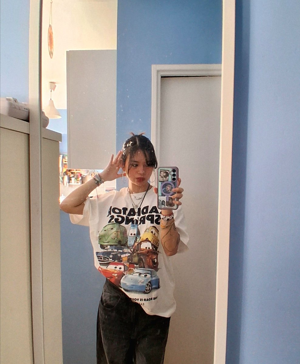 Emmy 🌻 tweet media