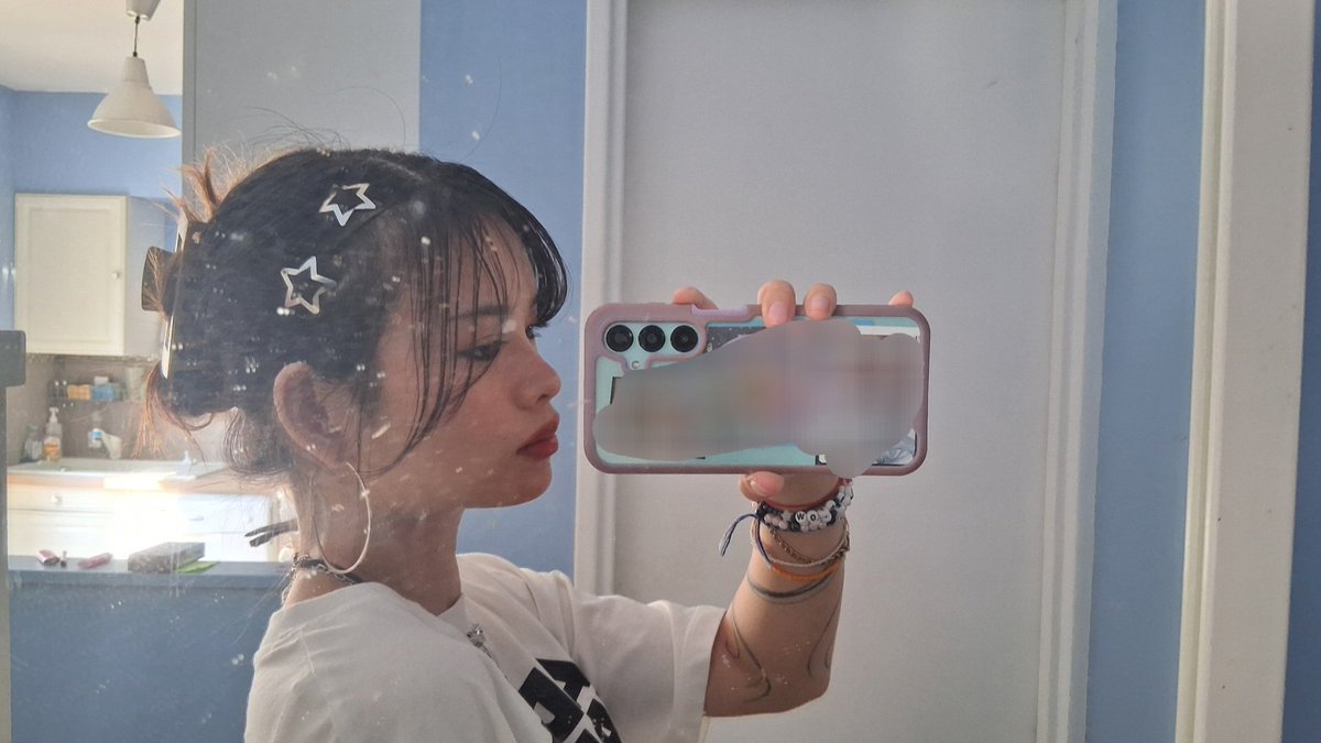 Emmy 🌻 tweet media