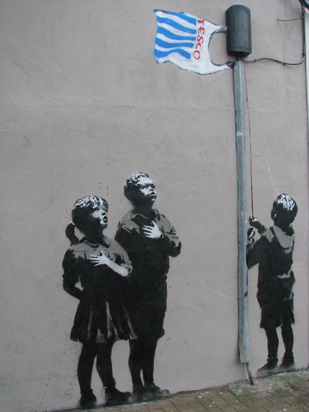 lovestreetart22's tweet image. Banksy’s “Very Little Helps” or as it was known locally in Islington, London “Tesco Kids”.
#StreetArt #Banksy #London