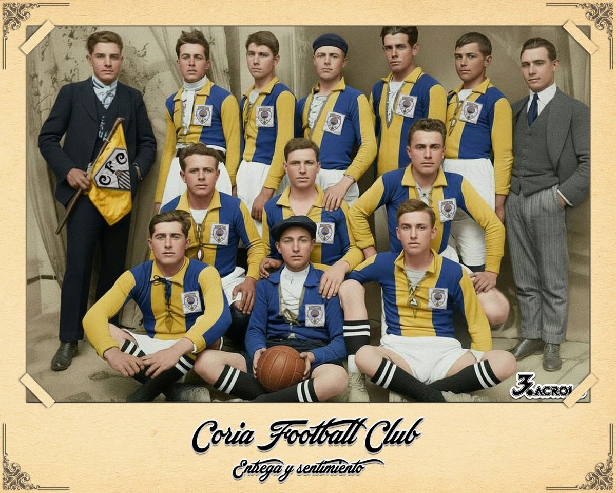 3ACROLS's tweet photo. Una de las primeras fotografiás de las que se tiene
constancia del @Coria_CF todavía con la terminología
anglosajona de Football Club allá por 1923 restaurada.
#CoriaCF #VamosCoria #TerceraRFEF
💛💙Entrega y sentimiento desde1923💙💛
Con un ole que te grita Coria, ole, ole y ole. https://t.co/x2xZNHmAbf