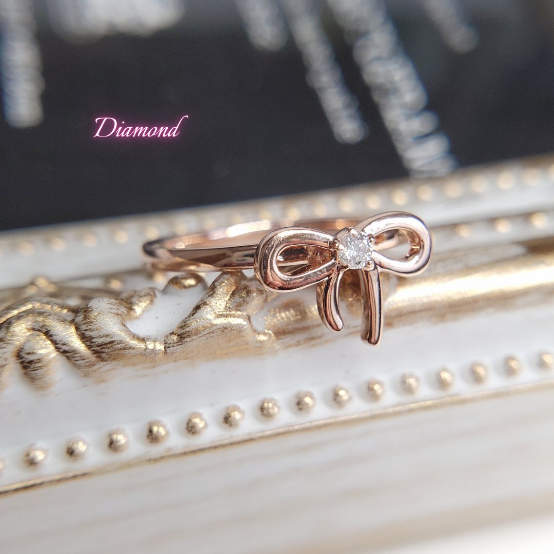 oasis_gem1111's tweet image. 【OASiS ジュエリーシリーズ💍】

K10
ダイヤモンド

可愛いリボンモチーフのピンキーリング🎀
真ん中にダイヤの輝きを添えて…✨

#diamond  
#おあしすのたからばこ