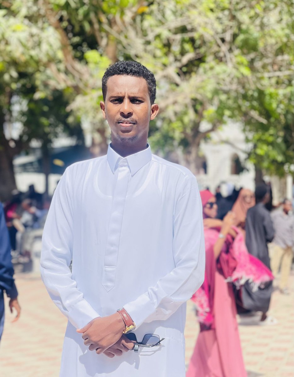 Acnyar's tweet photo. Eid Mubarak all Muslims Happy Eid Day. https://t.co/bbP15Jvtet