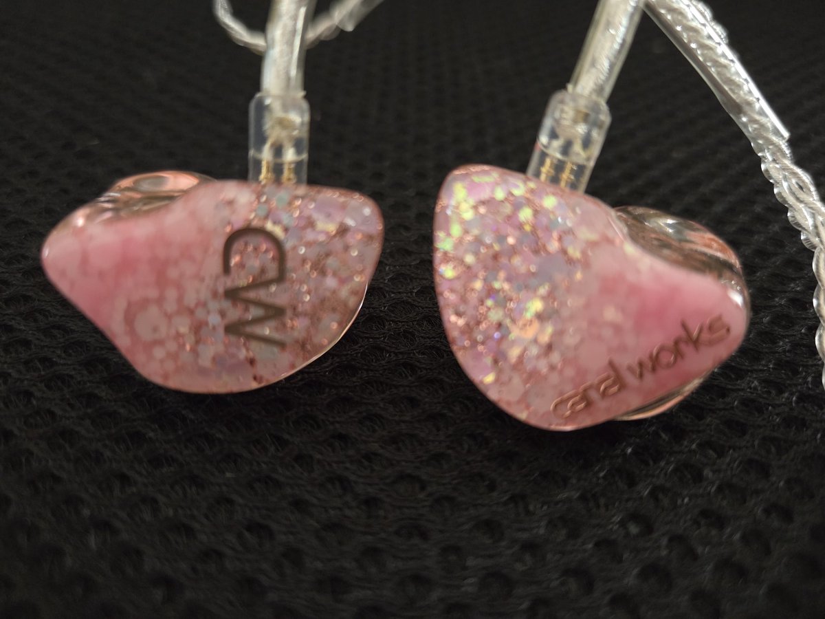 tora_norikamu's tweet image. CW-L17QDをMOONRIVER2-TiとGALAXYS25（AppleMusic）で試しました。
私の好きな神戸牛に例えるなら、KANN ULTRA（鉄板焼きフルコース）でなくても、MOONRIVER 2 Ti（軽く炙って塩）で食べるCW-L17QD（神戸牛）も美味すぎる！でも…
詳しくはALTへ
#CWL17QD
#KANNULTRA
#MOONRIVER2Ti
#純情のアフィリア