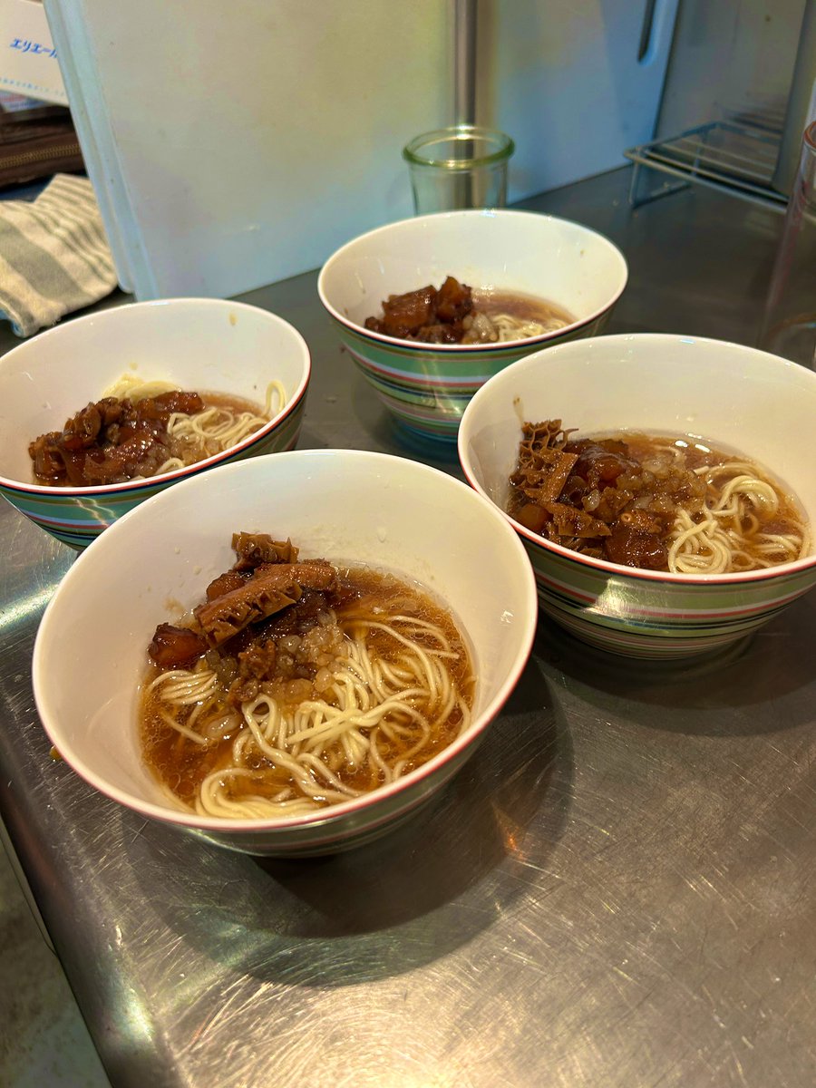 おうち麺TV. tweet media