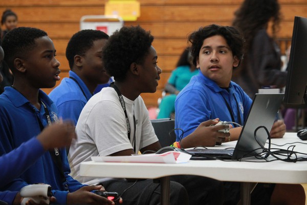 #SouthTechPrep 7th graders enjoyed a #careerday at #SouthTechAcademy! Students explored a variety of career paths, spoke to professionals, and thought about their future goals. #southtechprime #collegeandcareerready