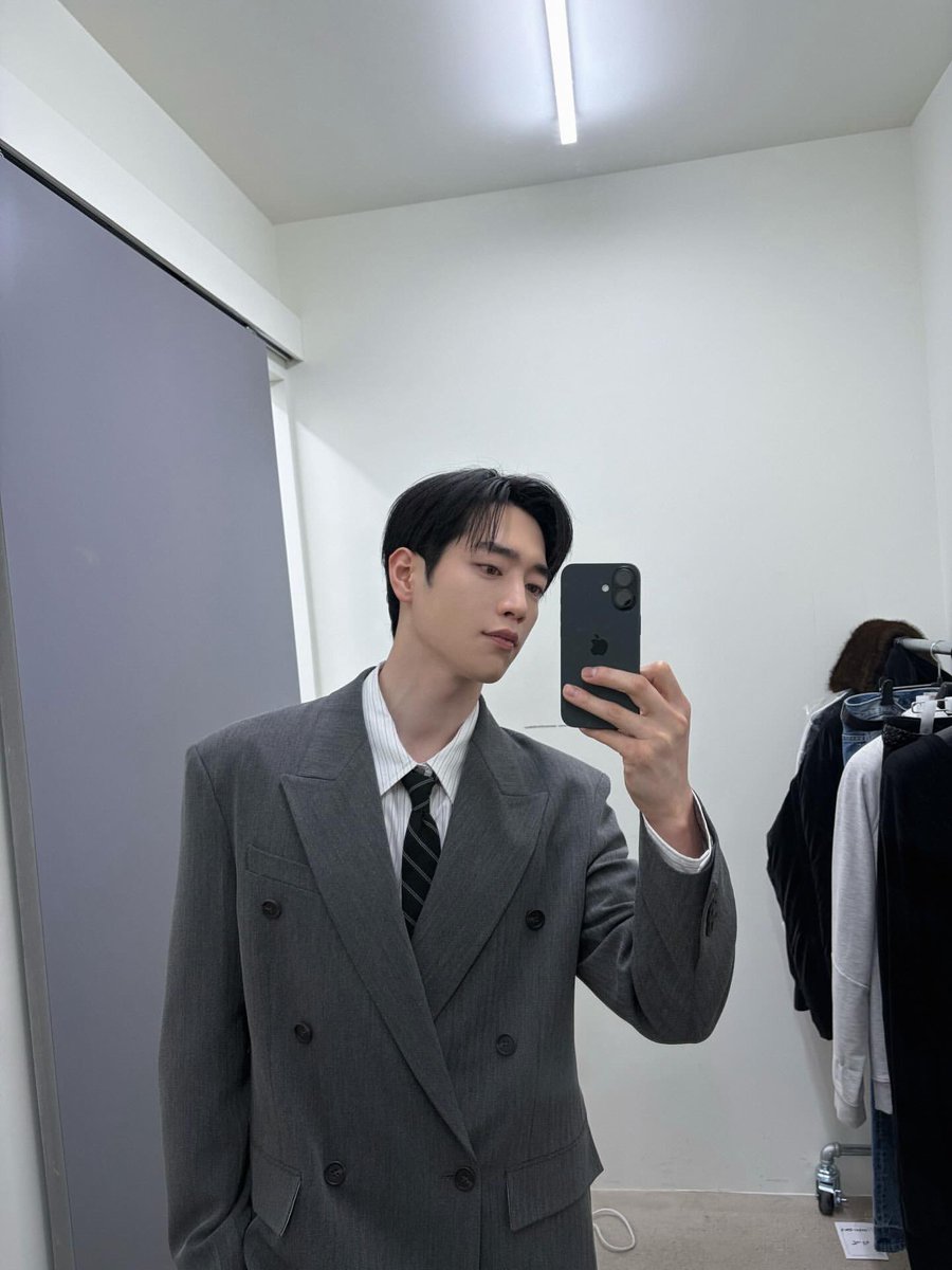 이름추 tweet media