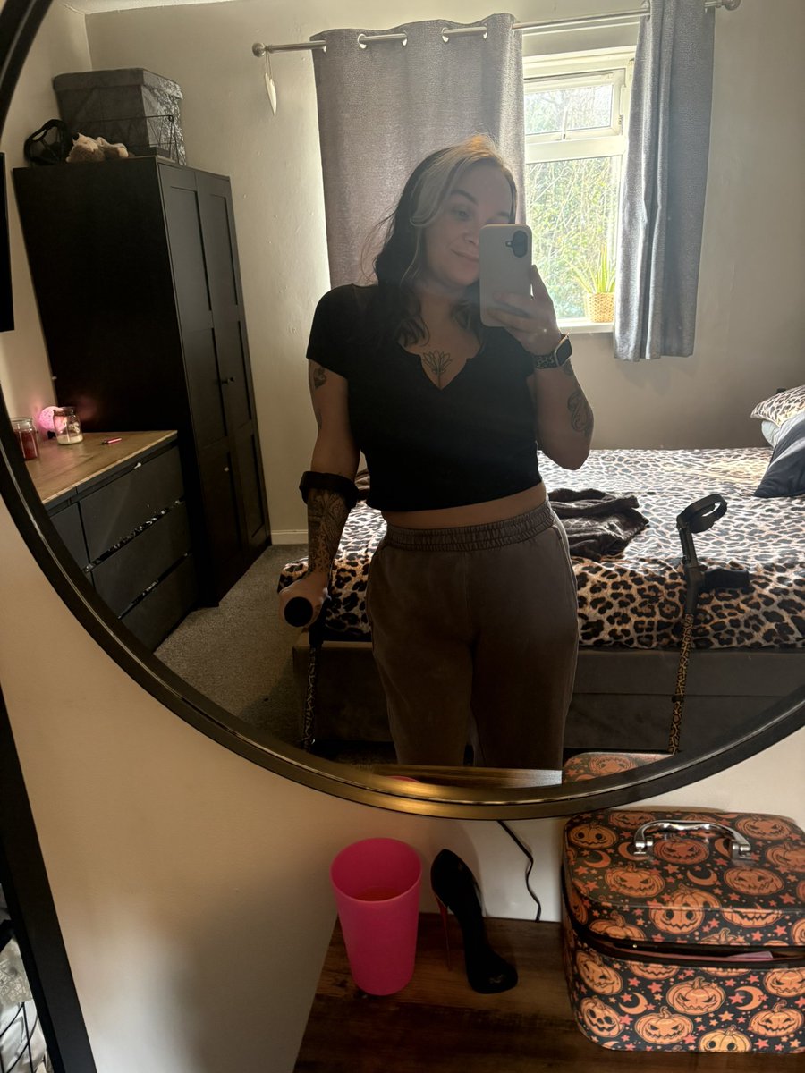 Filthycharm1 tweet media