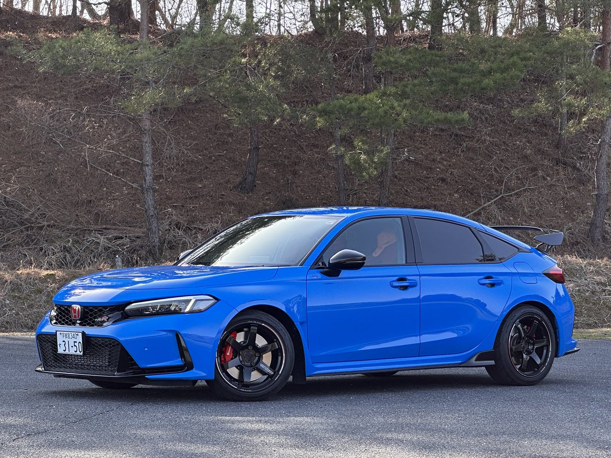 ミツル tweet media