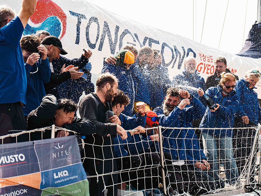 AfloatMagazine tweet media