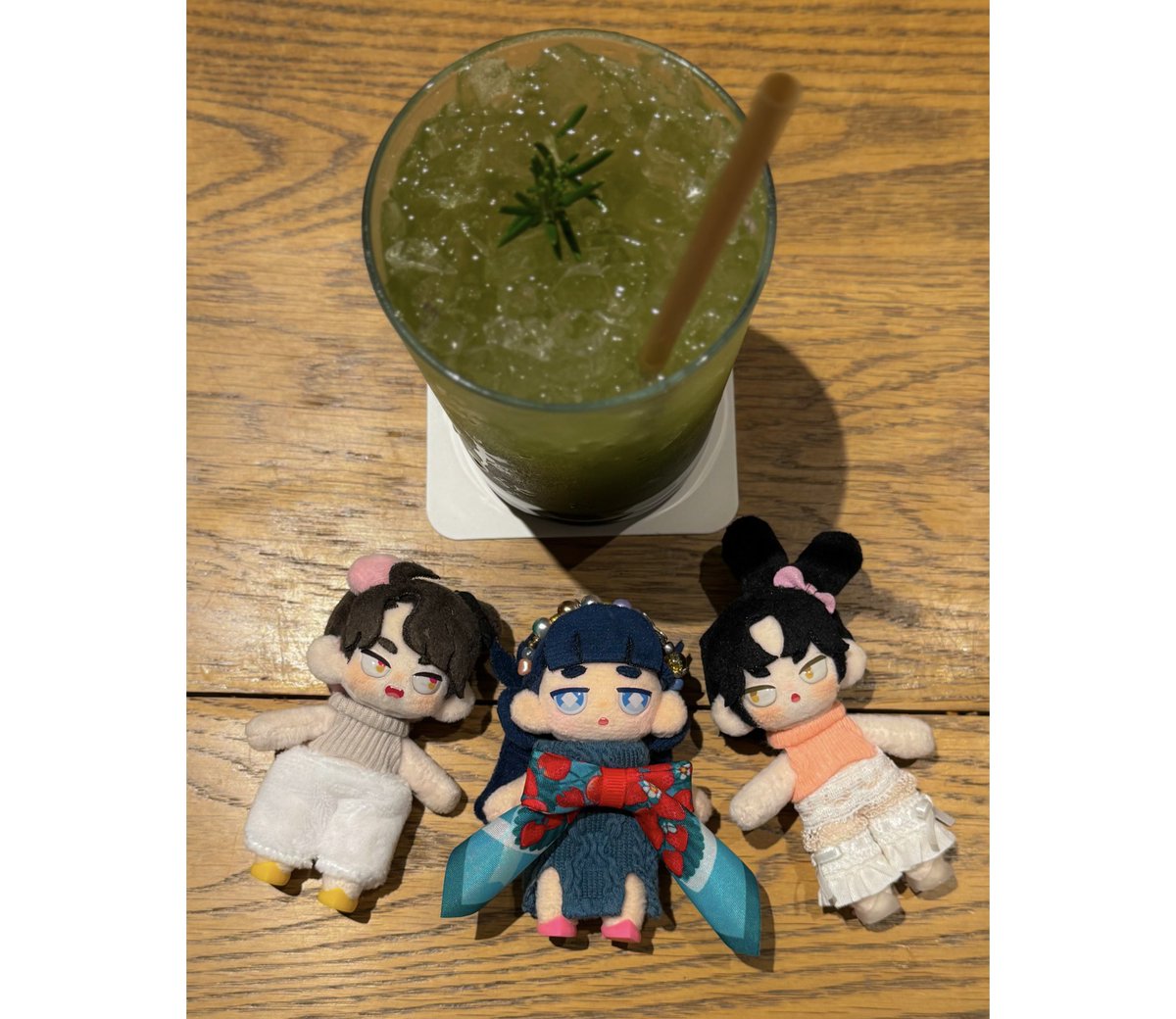 去年から作り溜めていたはずなのですが、あっという間に当日になっておりました　無事一日が終わり大変安心しています…！また作業欲が湧いてきたらじわじわと作っていけたらと思います！これはお疲れ様のモデルさん達💐