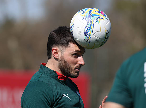 Milan Posts tweet media