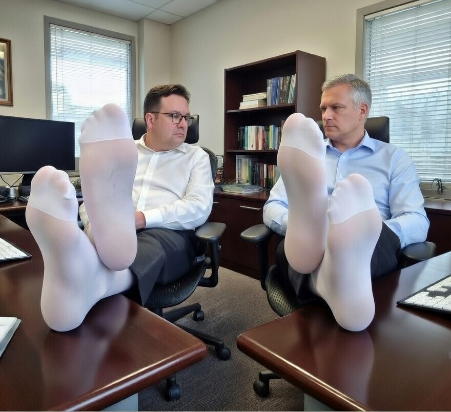 MasterSockSub tweet media