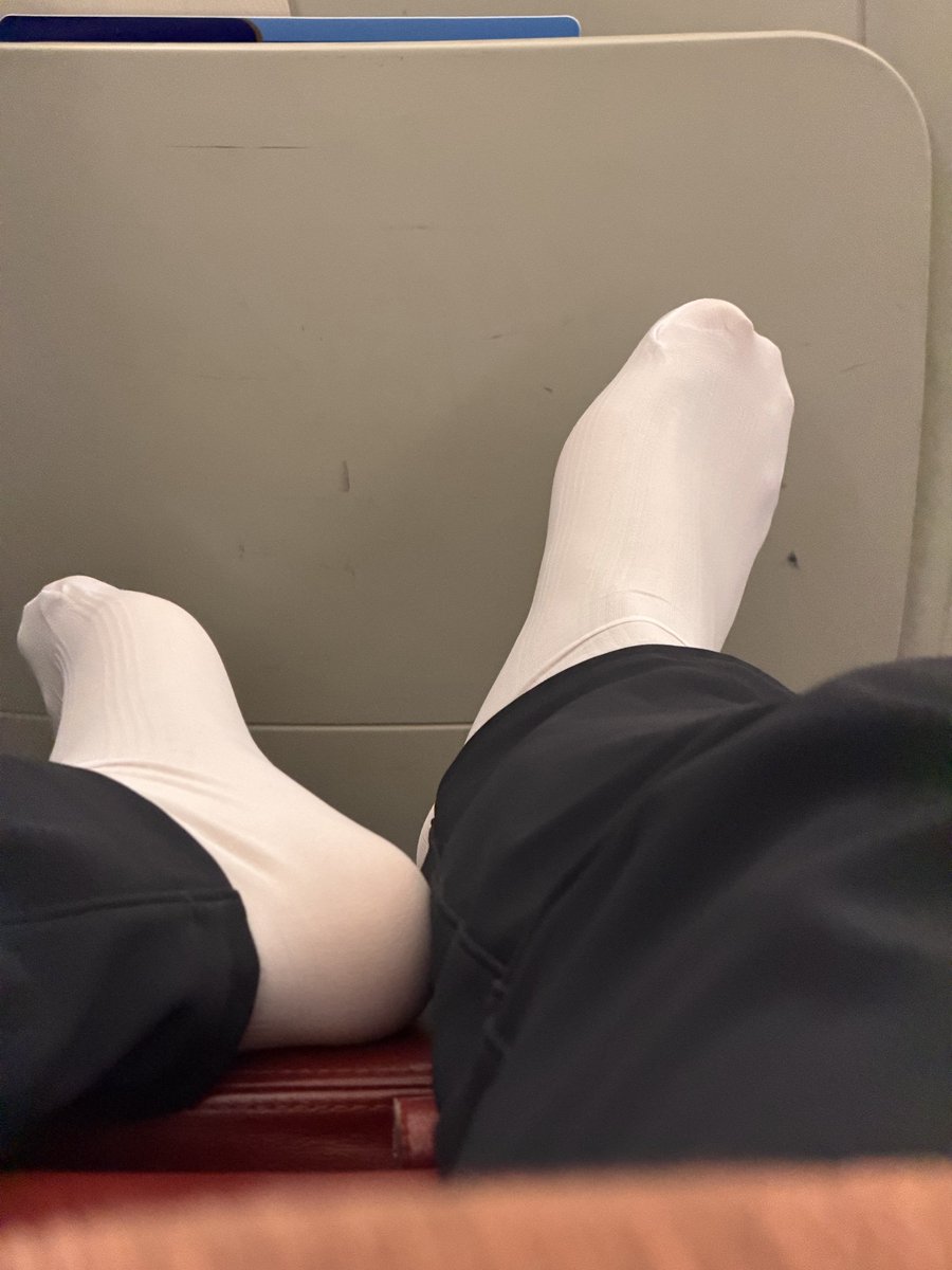 Whitesocks tweet media