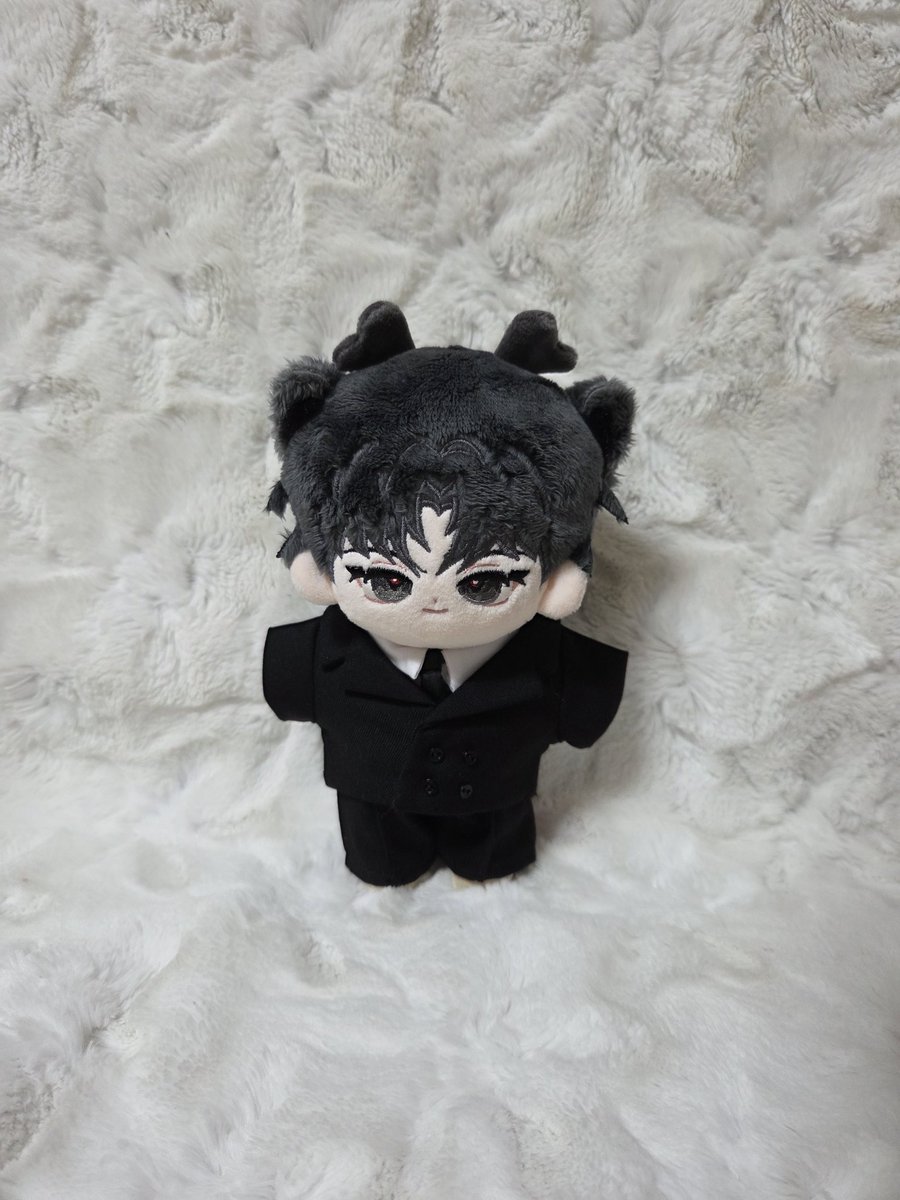 트친한테 분철받은 구스정장! 
말랑솔 넘 멋지자나♡ᜊ♡
15깅은 맘에 든 옷 못 찾아서 슬펐는데 트친덕분에 이쁜 옷 얻어서 기분이 좋당(❁´▽`❁)

#괴담출근 #말랑솔