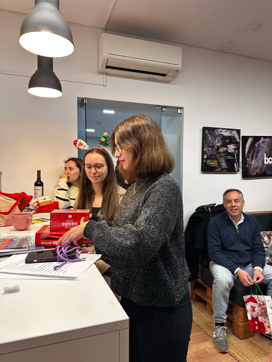 focusbcps's tweet photo. Internships are where ideas start to feel real. Mariana Coelho jumped into Virtual Venue and helped build and refine demos across different event formats, showcasing the platform’s potential and the work behind the scenes 🚀
Read here: ✨ https://t.co/mglroMBqvx

#FocusBC https://t.co/yQz1Miuieh