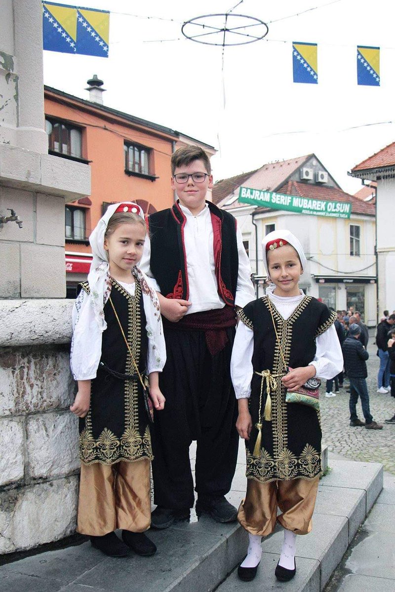 Bosnian History tweet media