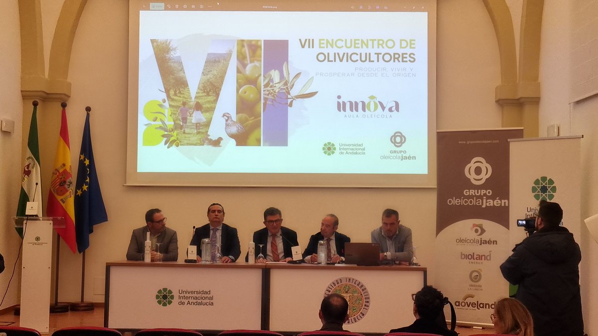 OleoRevista's tweet photo. 🫒Clima y rentabilidad marcan las claves del VII Encuentro de Olivicultores
@UNIAuniversidad @GrupoOleicola 
https://t.co/oGIlSBSup2 https://t.co/4DhogpCg00
