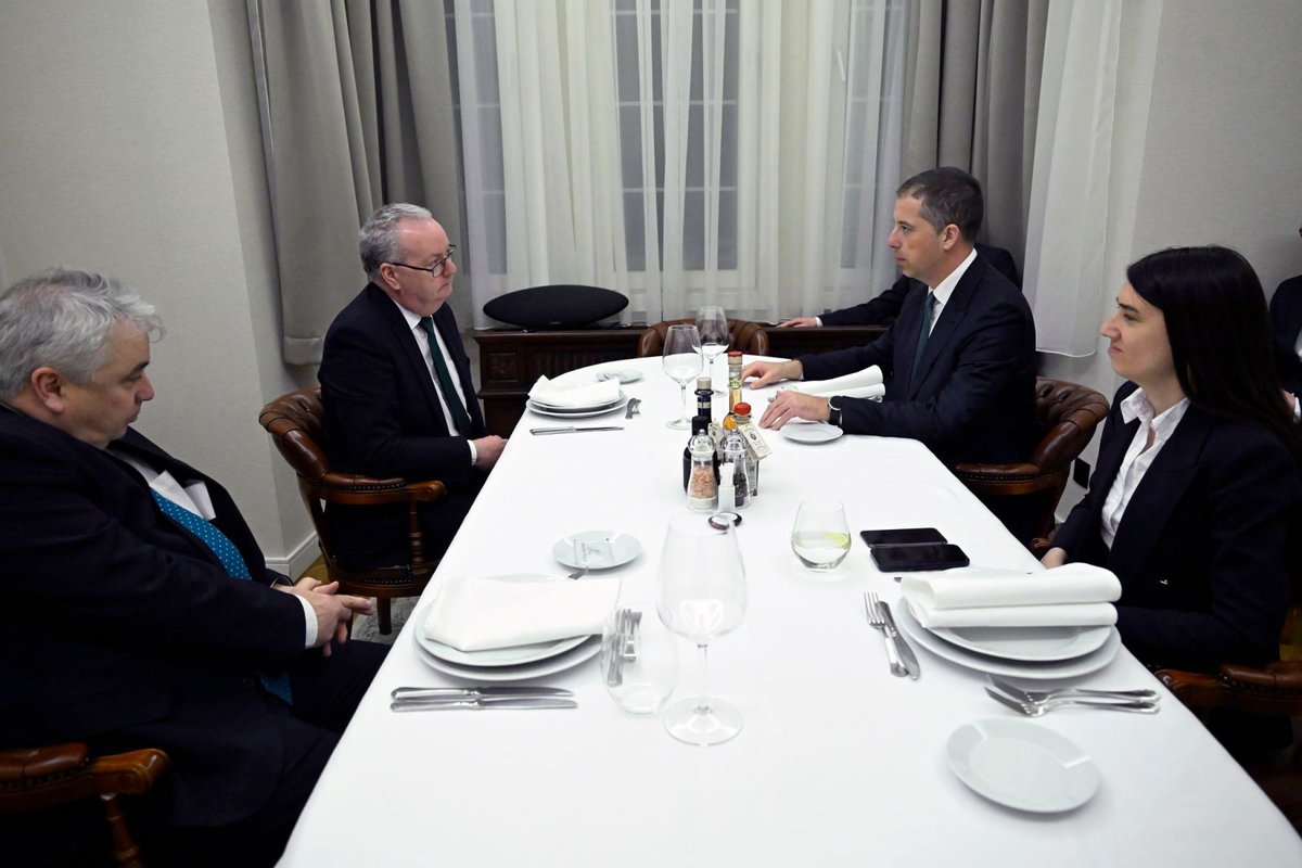 markodjuric's tweet image. Met with Mr. @mmoynihantd to discuss the potential of Serbia–Ireland relations. 

Serbia is ready to step up political #dialogue with Ireland through more focused high-level engagement and to strengthen #collaboration at the bilateral and multilateral level. 

Opportunities to